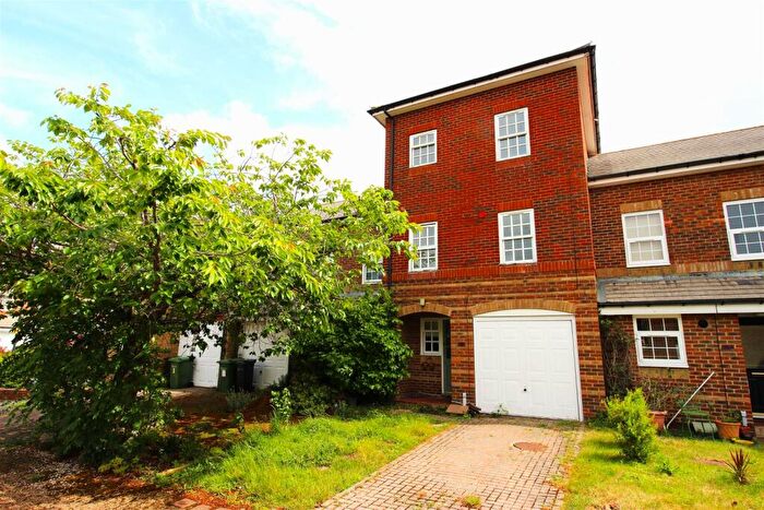 3 Bedroom Terraced House For Sale In Drysdale Mews, Southsea, PO4