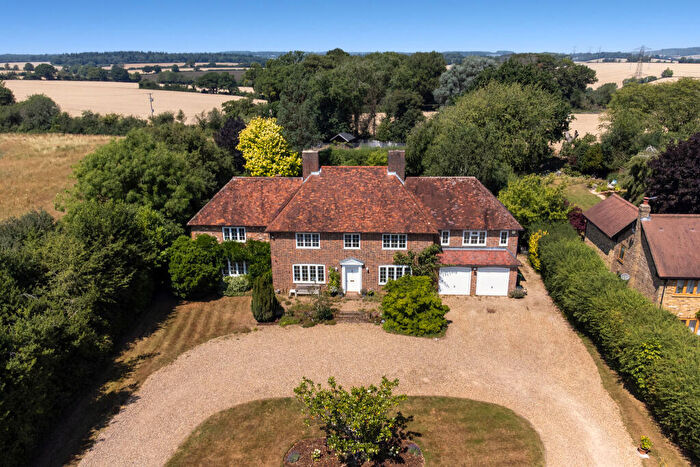 6 Bedroom Detached House For Sale In Cheverells Green, Markyate, AL3