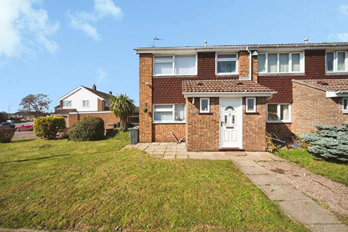 3 Bedroom Semi Detached House For Sale In Telscombe Way, Luton, LU2