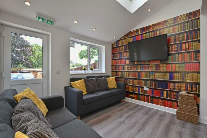 6 Bedroom House To Rent In Harlaxton Walk, St Anns, NG3