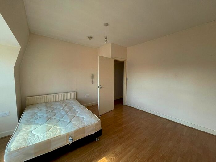 1 Bedroom Flat To Rent In Green Lanes, London, N8