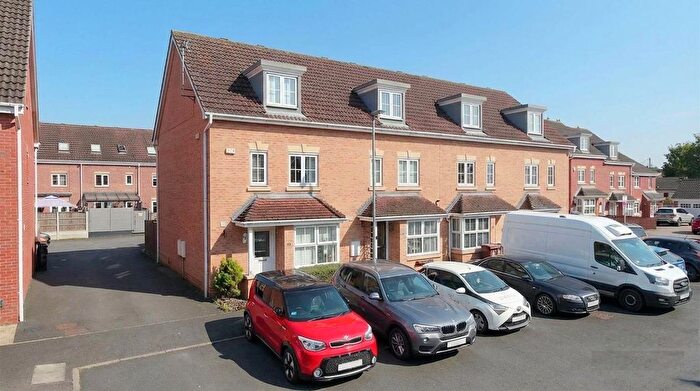 4 Bedroom Terraced House For Sale In Cherry Tree Walk, Knottingley, WF11