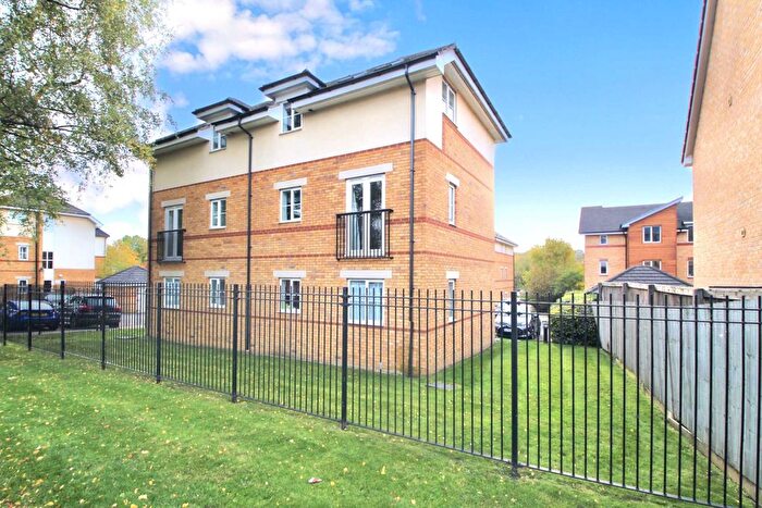 2 Bedroom Flat To Rent In Rushmere Court, Ebberns Road, HP3