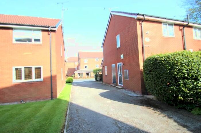 1 Bedroom Flat To Rent In Spinney, Moortown, Leeds, West Yorkshire, LS17
