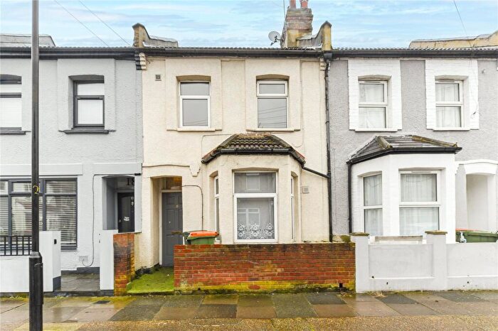 3 Bedroom Terraced House To Rent In Randolph Approach, London, E16