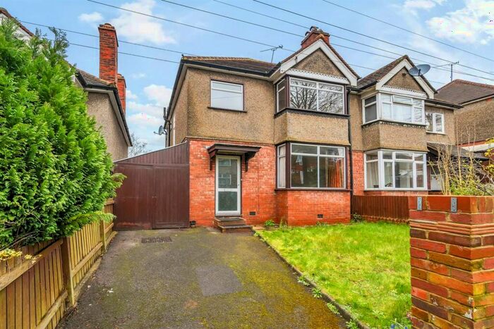 3 Bedroom Semi-Detached House To Rent In Bourne Avenue, Reading, RG2