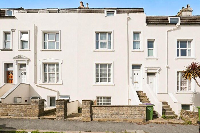2 Bedroom Maisonette For Sale In Victoria Grove, Folkestone, Kent, CT20