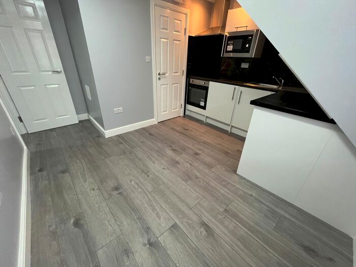 1 Bedroom Flat To Rent In The Burroughs, London, NW4