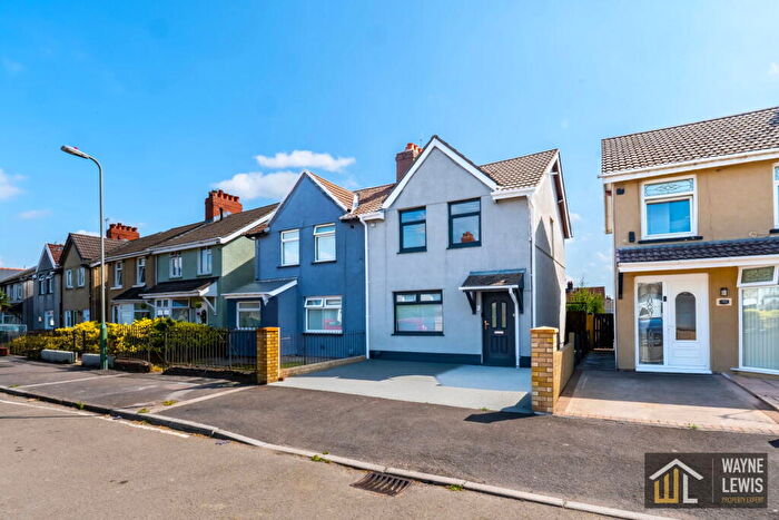 3 Bedroom Semi-Detached House For Sale In Penybryn Avenue, Cefn Fforest, Blackwood, NP12