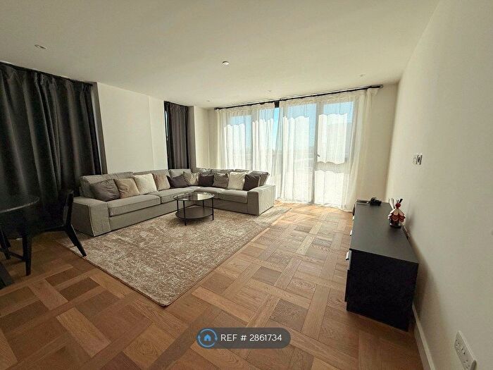 3 Bedroom Flat To Rent In Boxwood Gardens, London, E1W