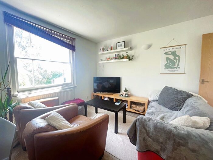 2 Bedroom Flat To Rent In Spenser Road, London, SE24