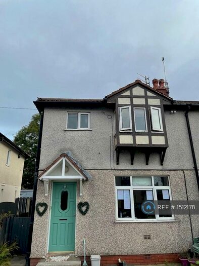 3 Bedroom Semi-Detached House To Rent In Thirlmere Avenue, Burnley, BB10