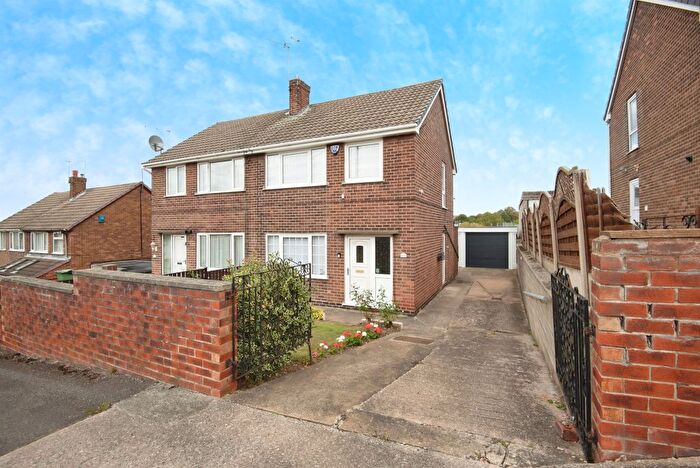 3 Bedroom Semi-Detached House For Sale In Springfield Avenue, Pontefract, WF8