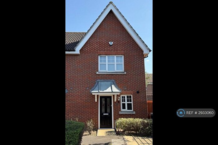 2 Bedroom End Of Terrace House To Rent In Piper Way, Ilford, IG1