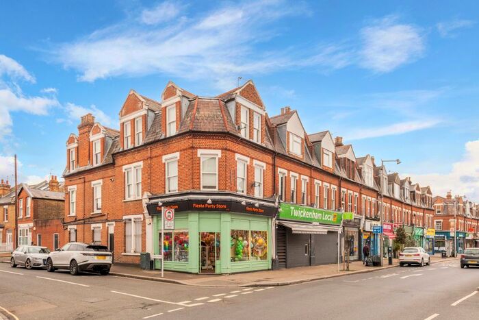 2 Bedroom Mews To Rent In Heath Road, Twickenham, TW1