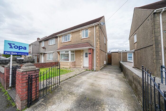 3 Bedroom Semi-Detached House For Sale In Penderry Road, Swansea, SA5