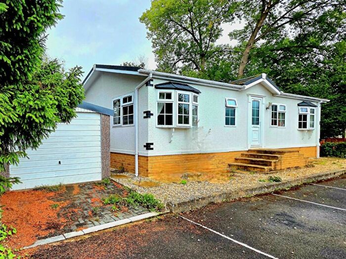 2 Bedroom Park Home For Sale In Green Lane, Witcombe, GL3