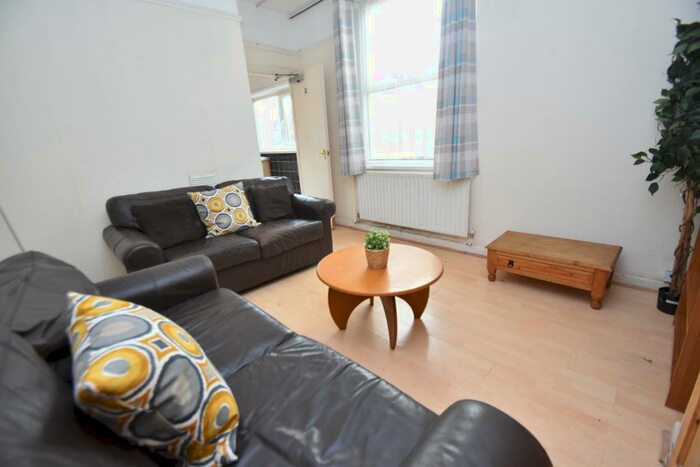4 Bedroom House To Rent In Tewkesbury Street, Cathays, Cardiff, CF24