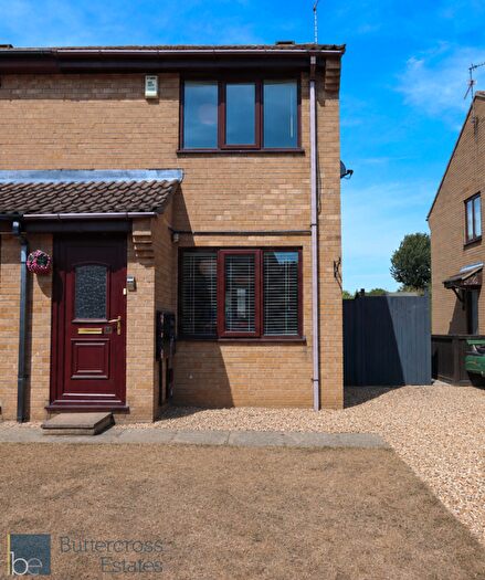 2 Bedroom Semi-Detached House To Rent In Blackthorne Close, Balderton, NG24