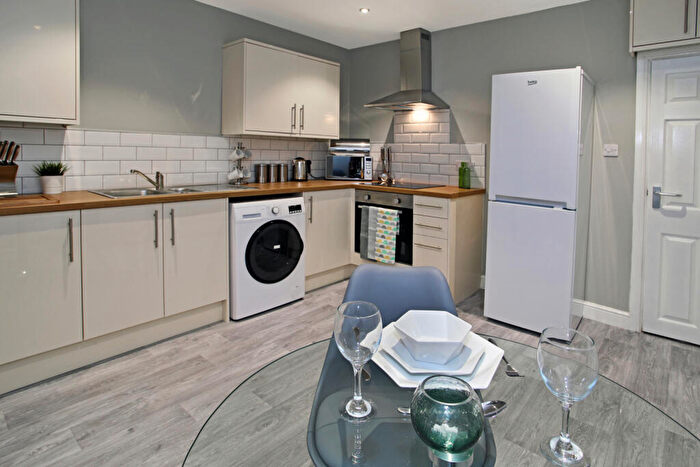 4 Bedroom Terraced House To Rent In Corporation Street, Barnsley, S70