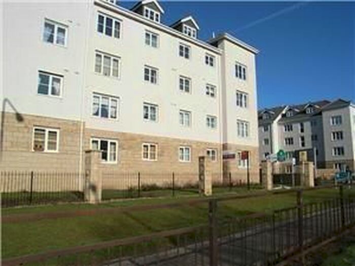 2 Bedroom Flat To Rent In Queens Crescent, Livingston EH54