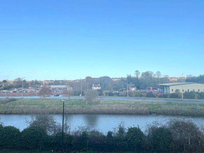 1 Bedroom Flat To Rent In Reavell Place, Ipswich, IP2