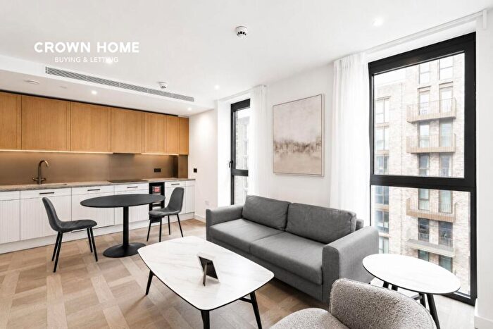 2 Bedroom Apartment To Rent In Boxwood Gardens, London Dock, E1W