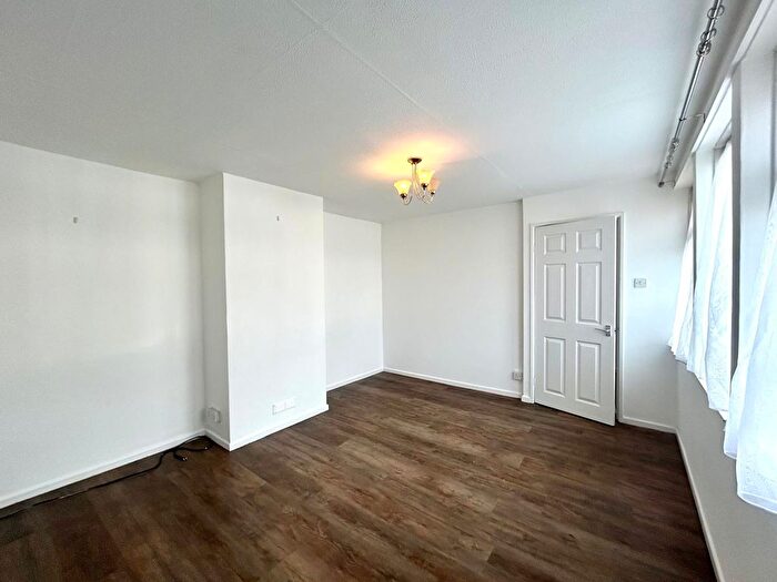 3 Bedroom End Of Terrace House To Rent In Mandrake Road, Alphington, Exeter, EX2