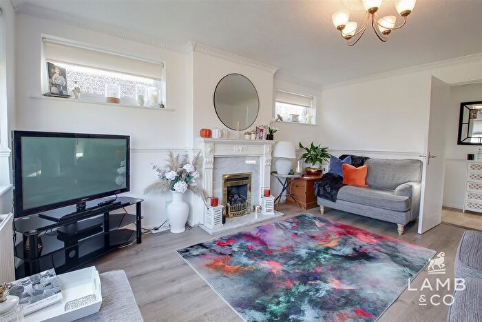 2 Bedroom Semi-Detached Bungalow For Sale In London Road, Clacton-On-Sea, CO15