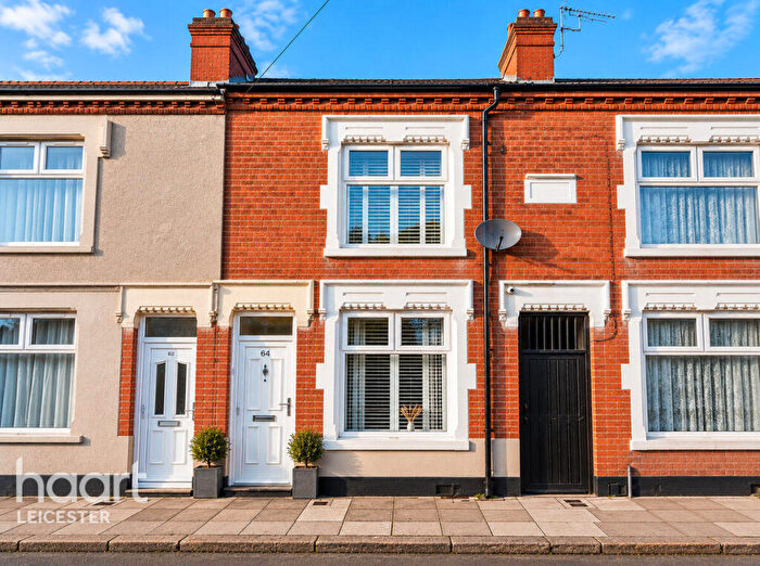 3 Bedroom Terraced House For Sale In Grove Road, Leicester, LE5