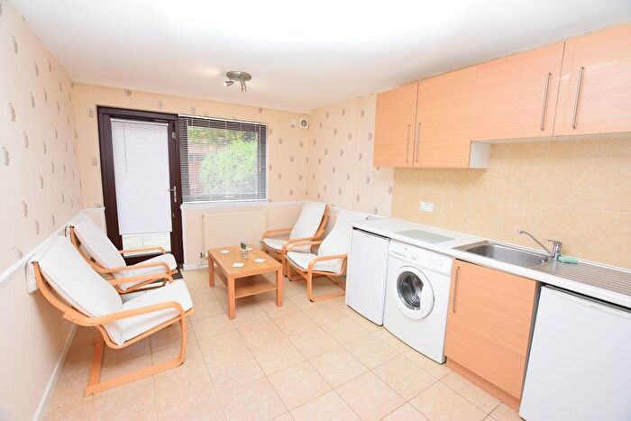 3 Bedroom Maisonette To Rent In Doulton Mews, London, NW6