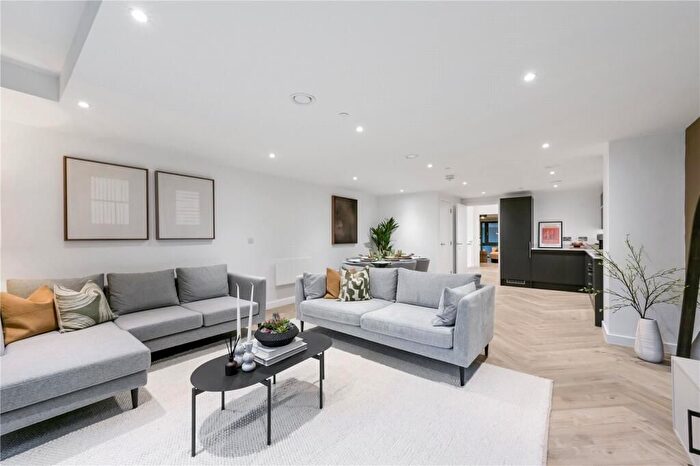 2 Bedroom Flat To Rent In Netheravon Road, London, W7