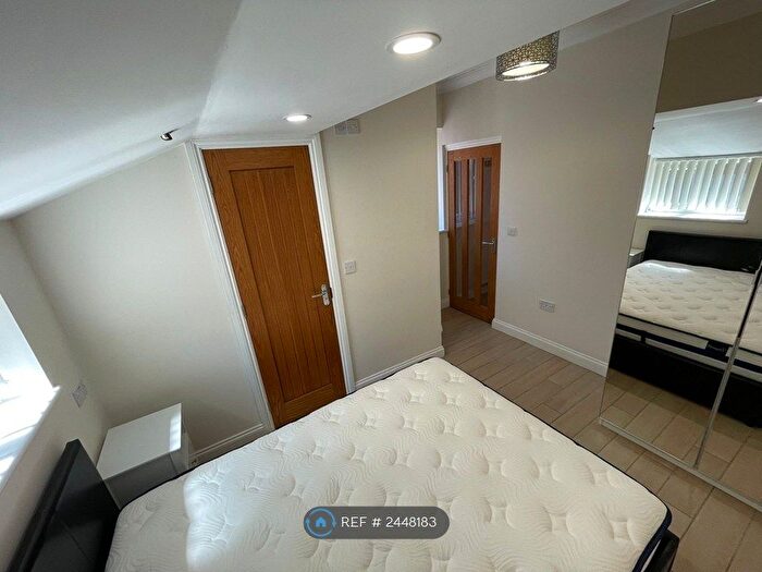 1 Bedroom Flat To Rent In Euclid Street, Swindon, SN1