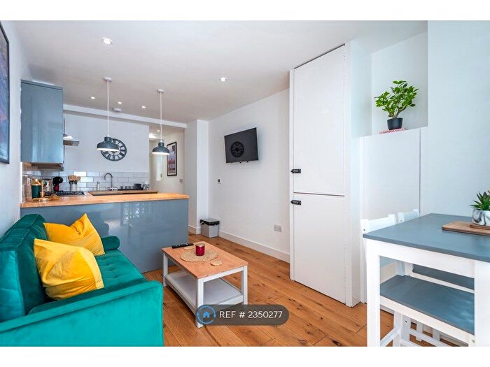 1 Bedroom Flat To Rent In Preston Close, London, SE1