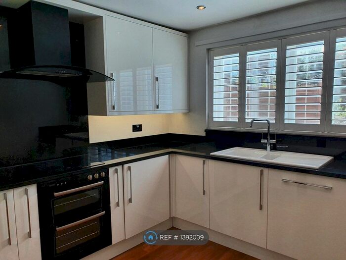 1 Bedroom Flat To Rent In St James Square, Longfield, DA3