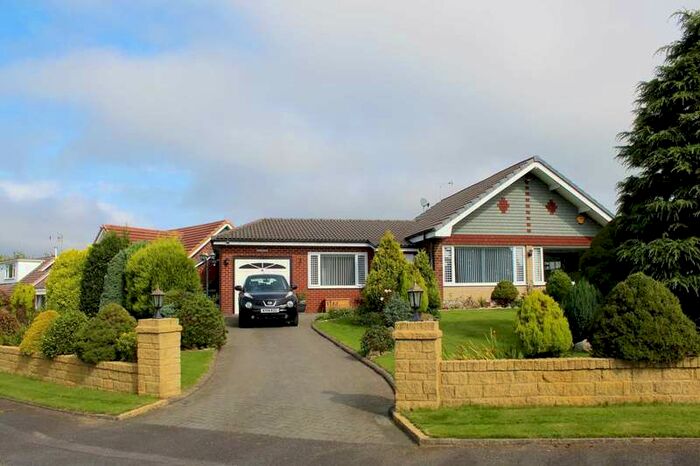 3 Bedroom Semi-Detached Bungalow To Rent In Woodland Park, Royton, OL2