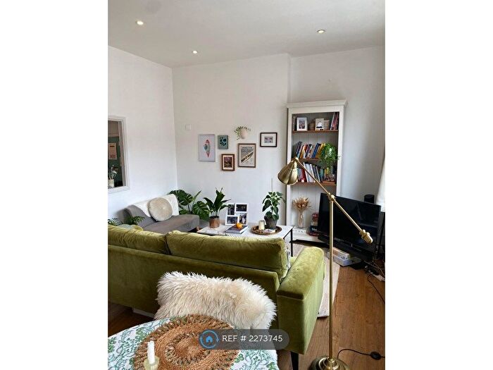 2 Bedroom Flat To Rent In Milton Avenue, London, N6