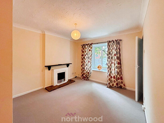 2 Bedroom Flat For Sale In Stoops Lane, Bessacarr, Doncaster, DN4