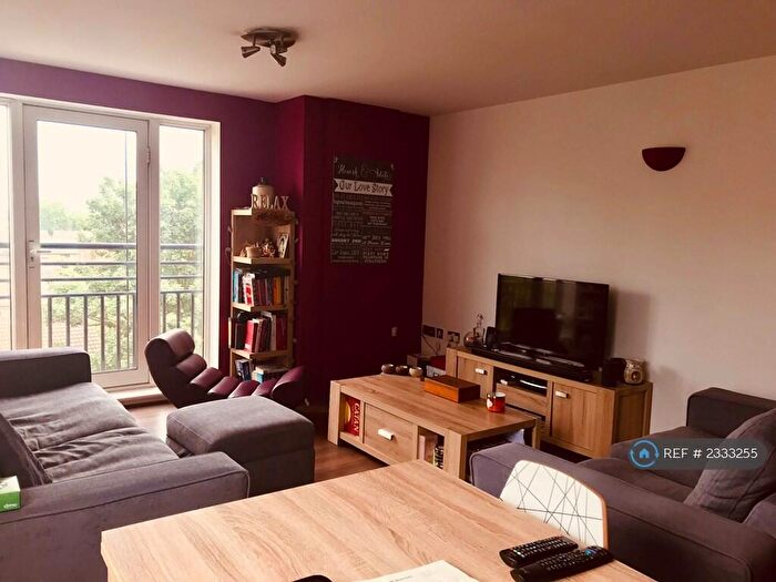 2 Bedroom Flat To Rent In Granite Apartments, London, E15