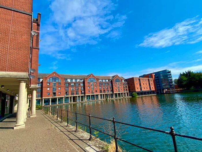 2 Bedroom Flat To Rent In Schooner Way, Cardiff, CF10