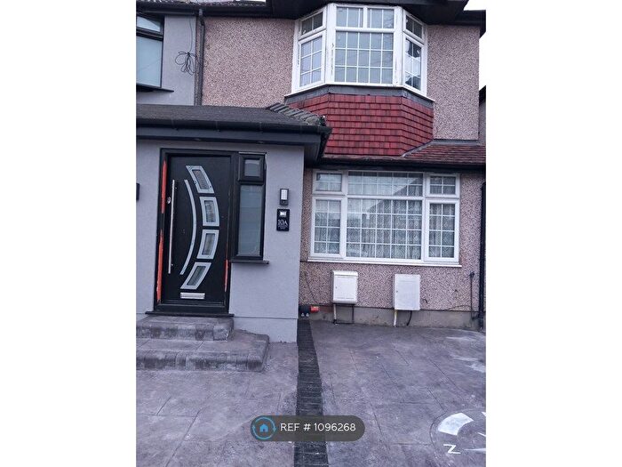 2 Bedroom End Of Terrace House To Rent In Lynmouth Road, Perivale, Greenford, UB6