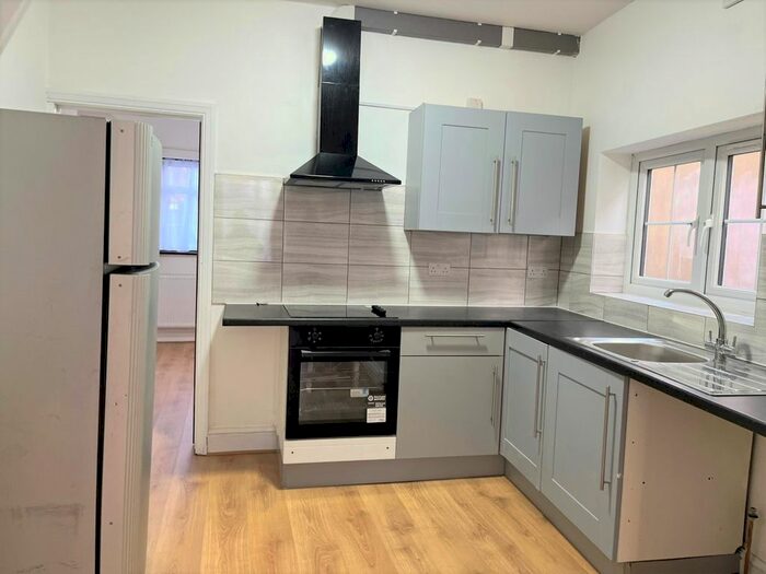 3 Bedroom Flat To Rent In Downshall Avenue, Seven Kings, Ilford, IG3