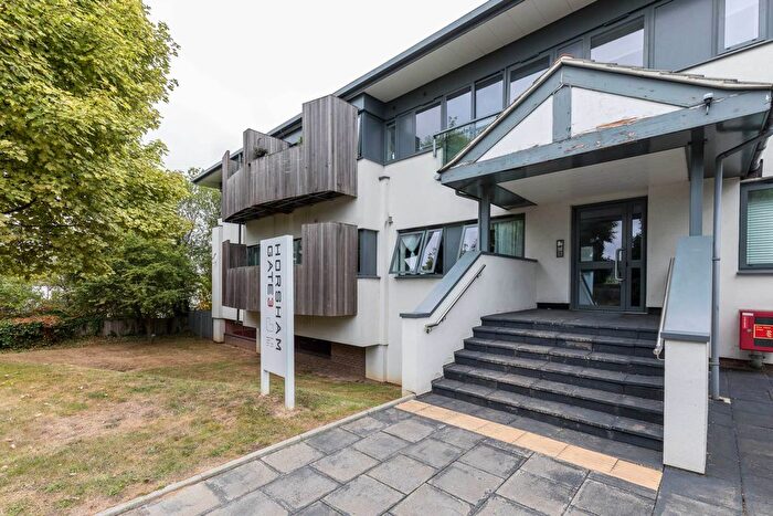 1 Bedroom Flat To Rent In Horsham Gates, Horsham, RH13