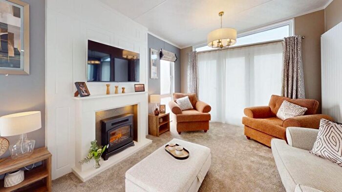 3 Bedroom Park Home For Sale In Newport, Isle Of Wight, PO30