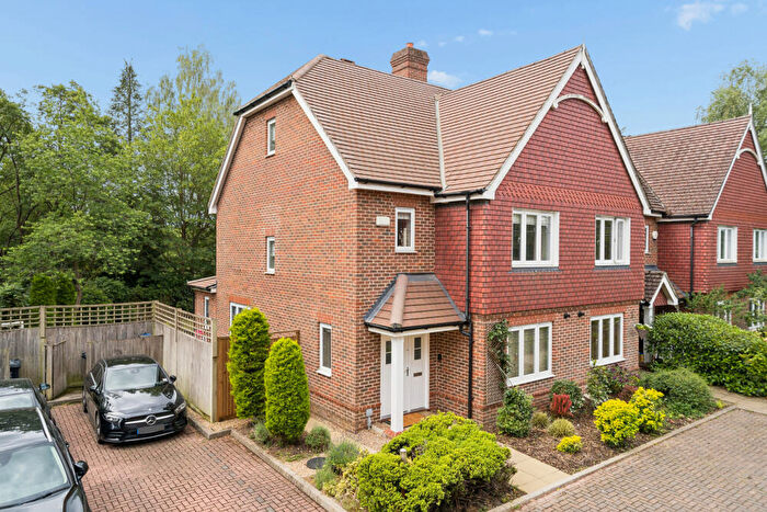 3 Bedroom End Of Terrace House For Sale In Upper Meadow, Gerrards Cross, SL9