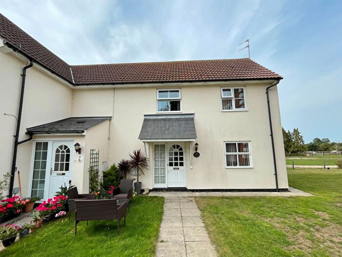 2 Bedroom Flat For Sale In Michaelstowe Drive, Harwich, CO12