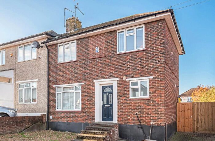 2 Bedroom Semi Detached House For Sale In Glenmore Road, Welling, DA16