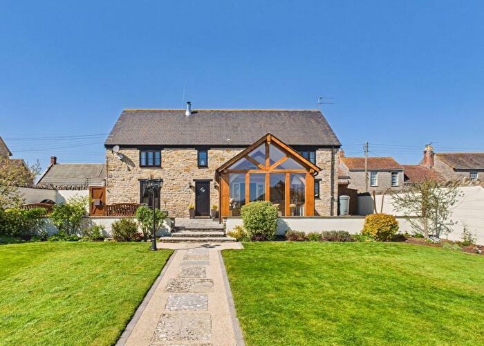 4 Bedroom Barn Conversion For Sale In Martock Road, Long Load, TA10