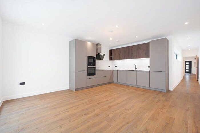 2 Bedroom Flat For Sale In Cranmer Avenue, London, Cranmer Avenue, London, W13