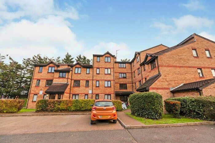 1 Bedroom Flat To Rent In Samuel Close, London, SE14